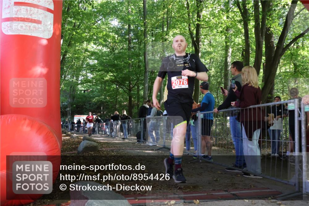 28.09.2025 - 33. Volkslauf durch das schöne Alstertal Strokosch-Dieckow http://msf.ph/oto/8954426 28.09.2025 12:41:09 Ziel 2076, 2179 meine-sportfotos.de