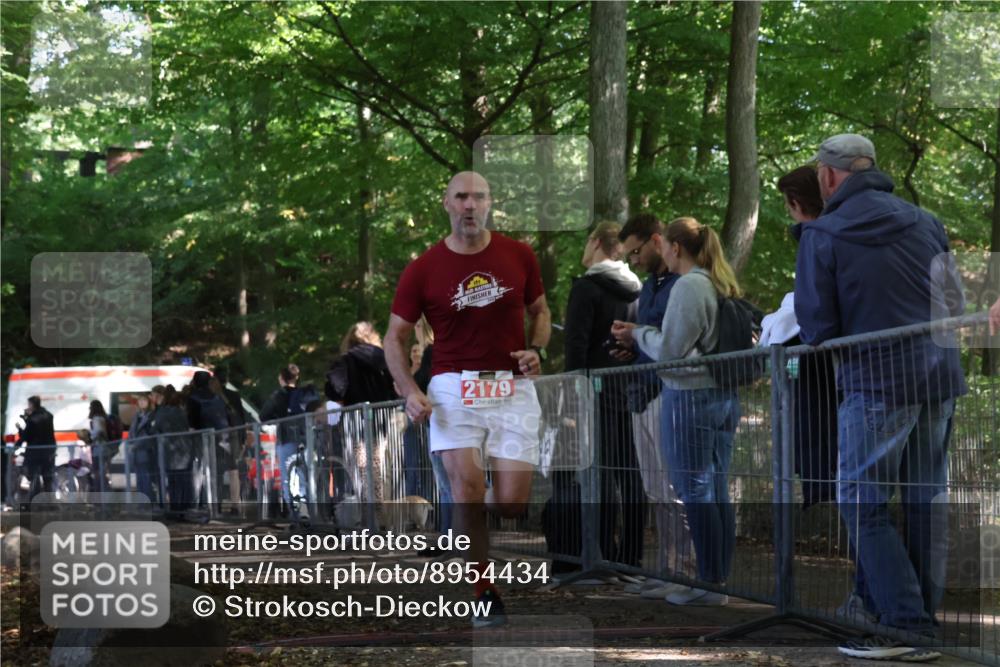 28.09.2025 - 33. Volkslauf durch das schöne Alstertal Strokosch-Dieckow http://msf.ph/oto/8954434 28.09.2025 12:41:13 Ziel 2179 meine-sportfotos.de