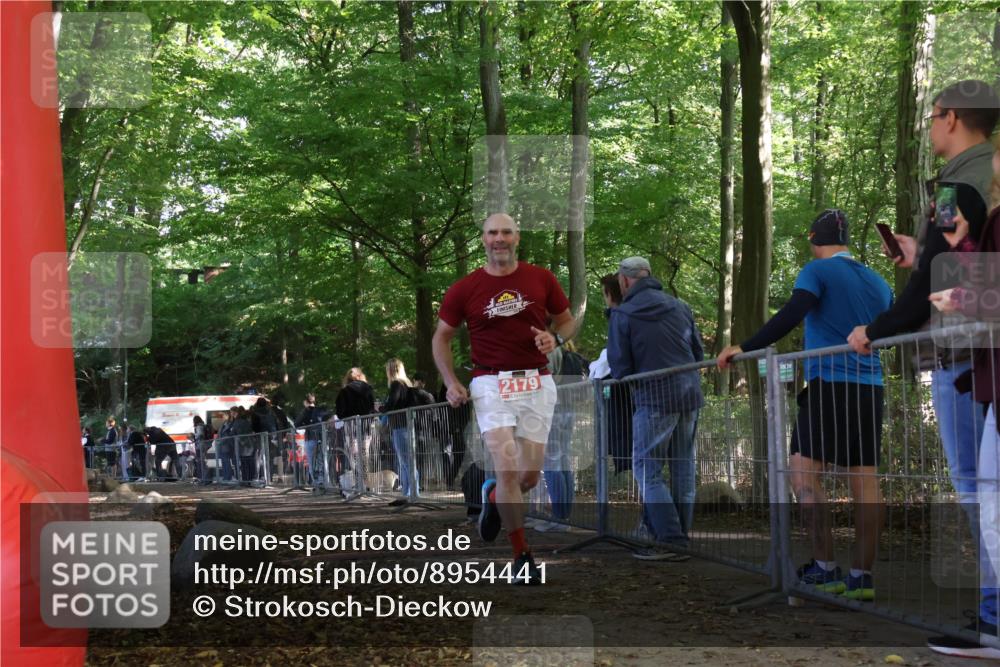 28.09.2025 - 33. Volkslauf durch das schöne Alstertal Strokosch-Dieckow http://msf.ph/oto/8954441 28.09.2025 12:41:13 Ziel 2179 meine-sportfotos.de