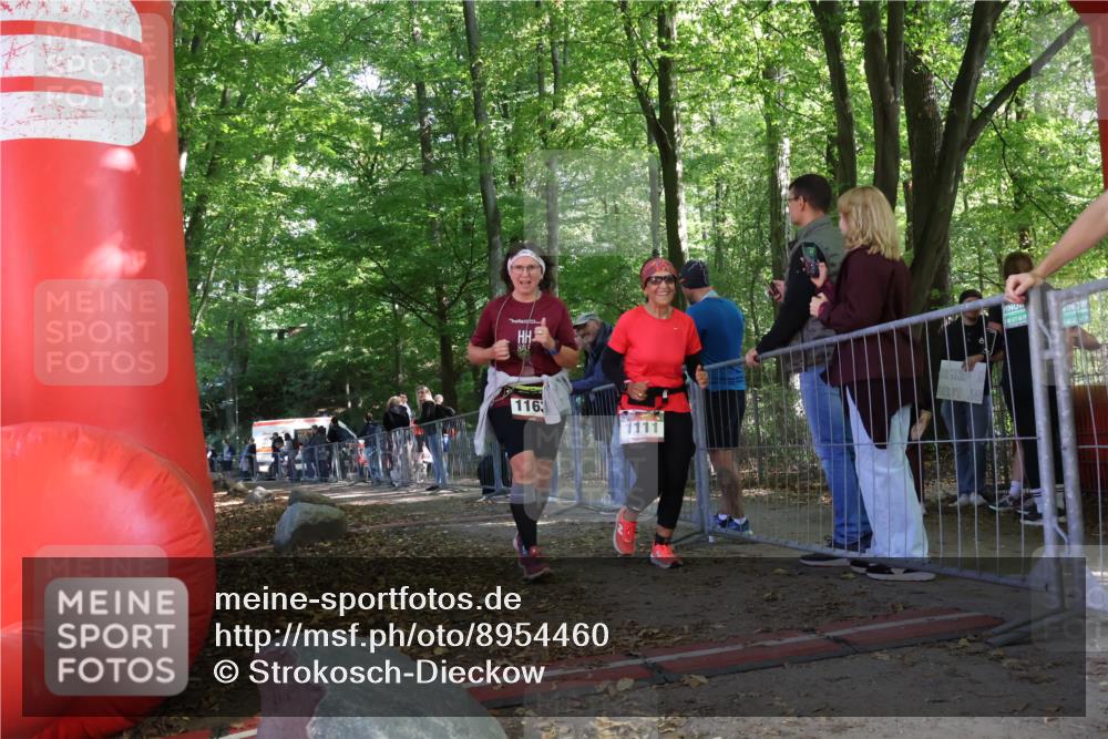 28.09.2025 - 33. Volkslauf durch das schöne Alstertal Strokosch-Dieckow http://msf.ph/oto/8954460 28.09.2025 12:41:35 Ziel 1111, 1163 meine-sportfotos.de