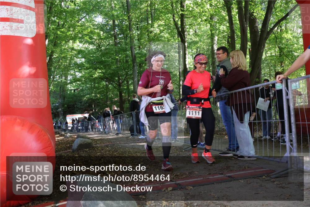 28.09.2025 - 33. Volkslauf durch das schöne Alstertal Strokosch-Dieckow http://msf.ph/oto/8954464 28.09.2025 12:41:35 Ziel 1111, 1163 meine-sportfotos.de