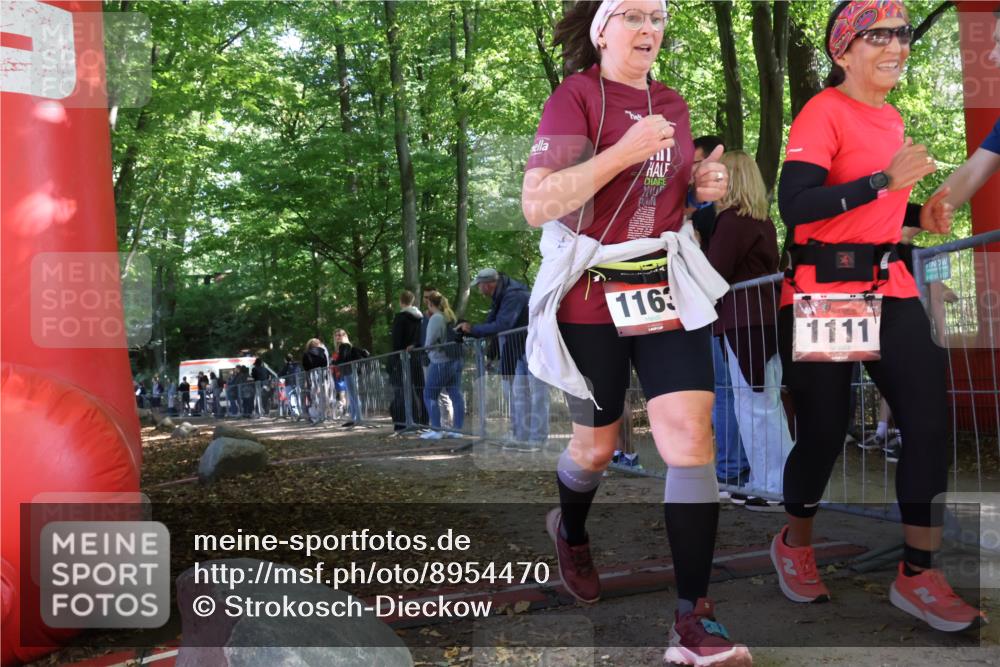 28.09.2025 - 33. Volkslauf durch das schöne Alstertal Strokosch-Dieckow http://msf.ph/oto/8954470 28.09.2025 12:41:36 Ziel  meine-sportfotos.de