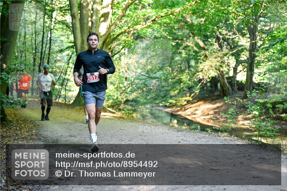 28.09.2025 - 33. Volkslauf durch das schöne Alstertal Dr. Thomas Lammeyer http://msf.ph/oto/8954492 28.09.2025 10:38:52 Laufen 2612 meine-sportfotos.de