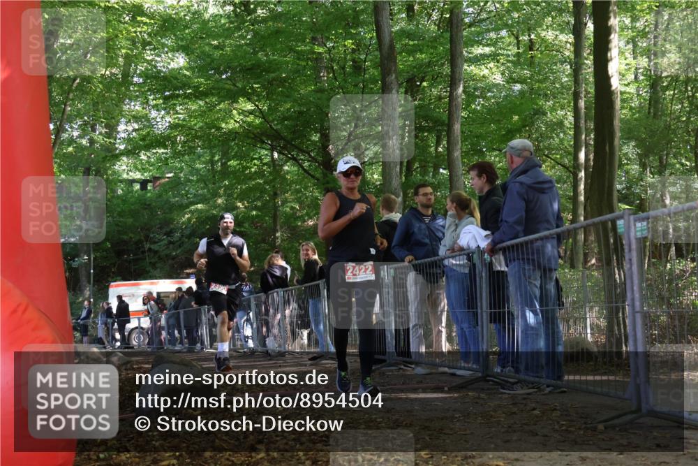 28.09.2025 - 33. Volkslauf durch das schöne Alstertal Strokosch-Dieckow http://msf.ph/oto/8954504 28.09.2025 12:42:21 Ziel 2395, 2422 meine-sportfotos.de