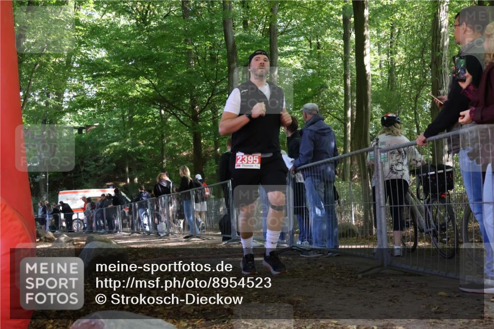 28.09.2025 - 33. Volkslauf durch das schöne Alstertal Strokosch-Dieckow http://msf.ph/oto/8954523 28.09.2025 12:42:24 Ziel 2395 meine-sportfotos.de