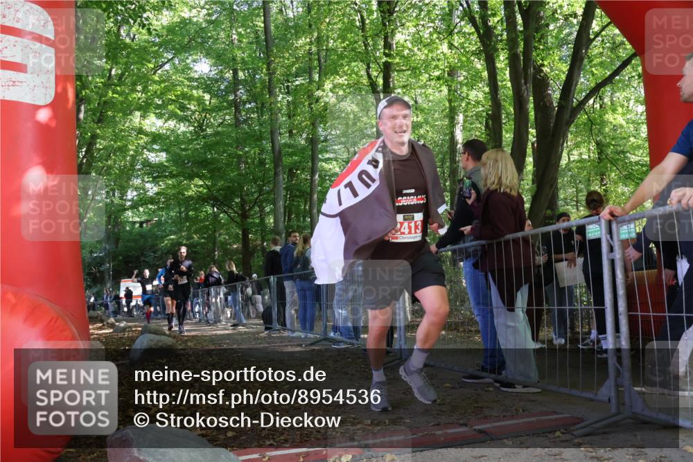 28.09.2025 - 33. Volkslauf durch das schöne Alstertal Strokosch-Dieckow http://msf.ph/oto/8954536 28.09.2025 12:42:46 Ziel 2182, 2326, 2413, 2561, 2562 meine-sportfotos.de