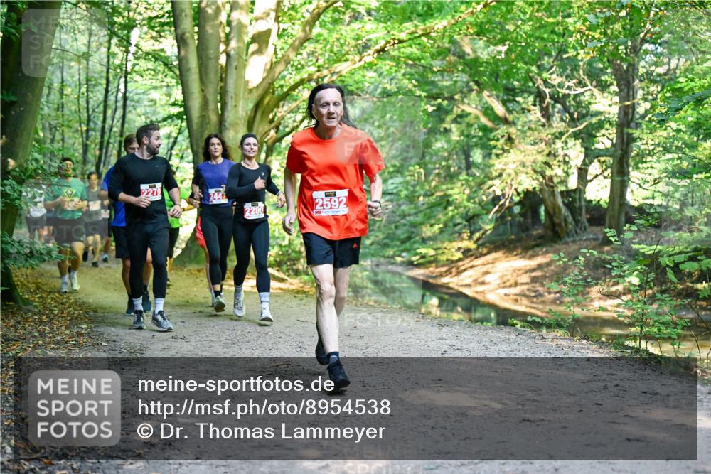 28.09.2025 - 33. Volkslauf durch das schöne Alstertal Dr. Thomas Lammeyer http://msf.ph/oto/8954538 28.09.2025 10:38:58 Laufen 2279, 2447, 2280, 2592 meine-sportfotos.de