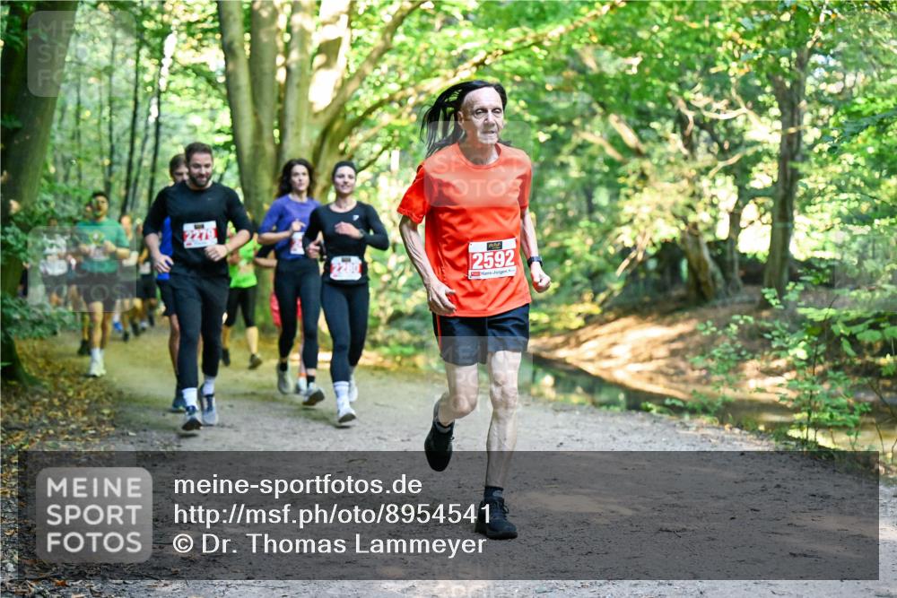 28.09.2025 - 33. Volkslauf durch das schöne Alstertal Dr. Thomas Lammeyer http://msf.ph/oto/8954541 28.09.2025 10:38:58 Laufen 1049, 2592 meine-sportfotos.de