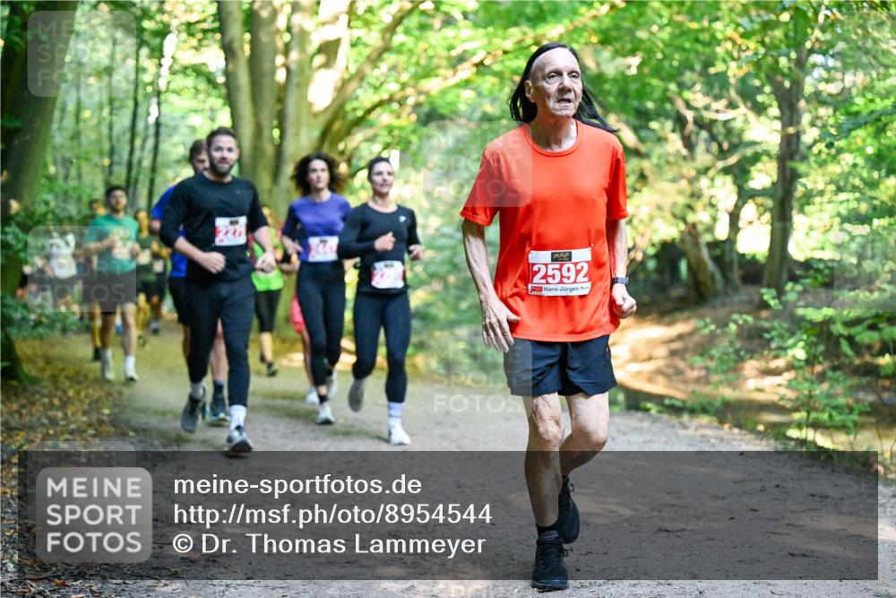 28.09.2025 - 33. Volkslauf durch das schöne Alstertal Dr. Thomas Lammeyer http://msf.ph/oto/8954544 28.09.2025 10:38:58 Laufen 2592 meine-sportfotos.de