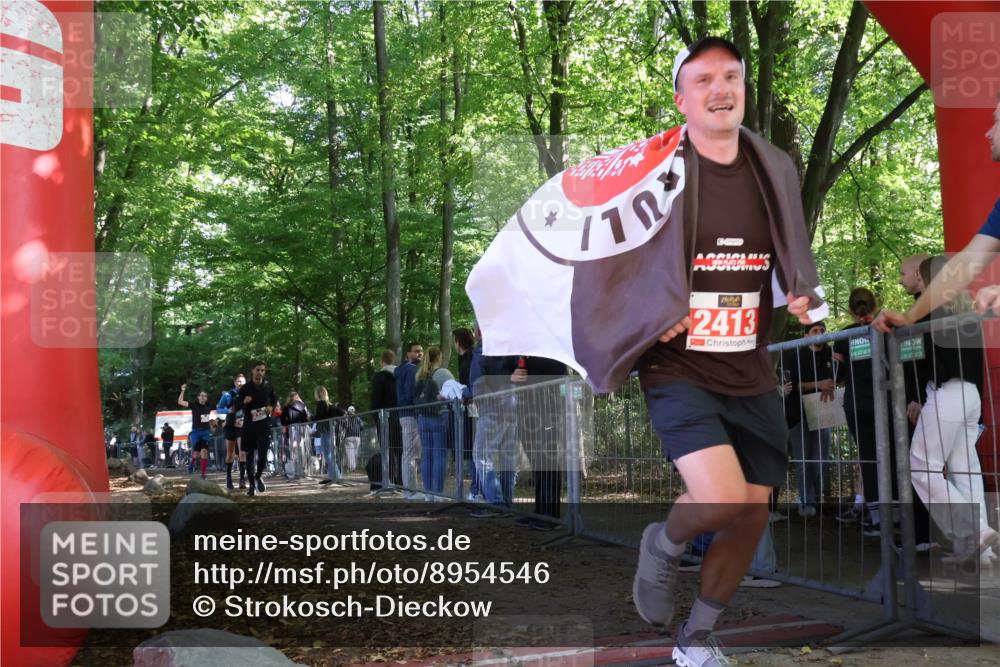 28.09.2025 - 33. Volkslauf durch das schöne Alstertal Strokosch-Dieckow http://msf.ph/oto/8954546 28.09.2025 12:42:46 Ziel 2182, 2326, 2413, 2561, 2562 meine-sportfotos.de