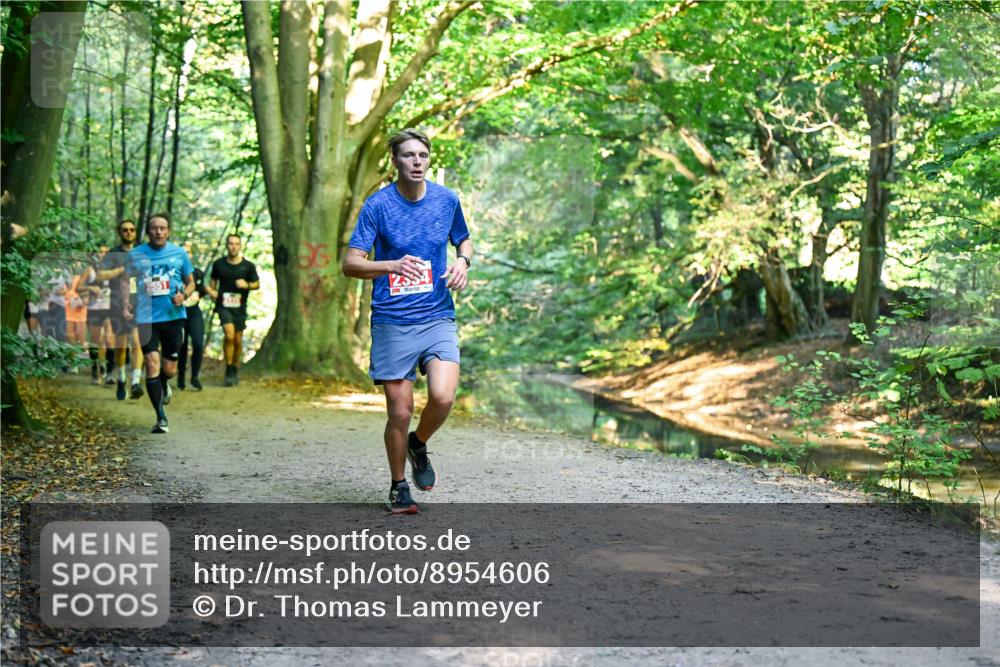 28.09.2025 - 33. Volkslauf durch das schöne Alstertal Dr. Thomas Lammeyer http://msf.ph/oto/8954606 28.09.2025 10:39:16 Laufen 2551 meine-sportfotos.de