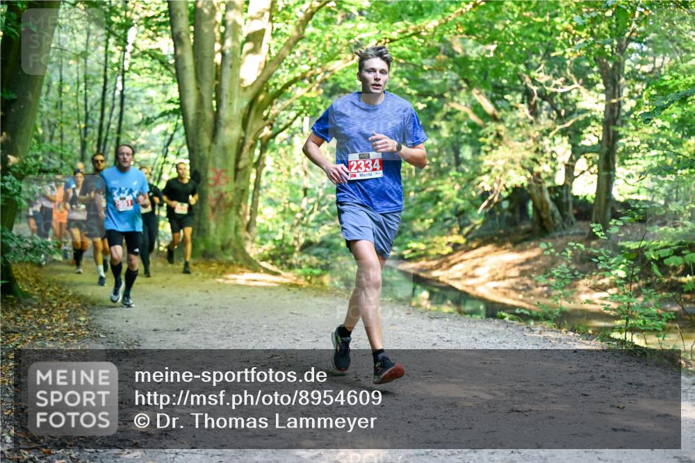 28.09.2025 - 33. Volkslauf durch das schöne Alstertal Dr. Thomas Lammeyer http://msf.ph/oto/8954609 28.09.2025 10:39:16 Laufen 2334 meine-sportfotos.de