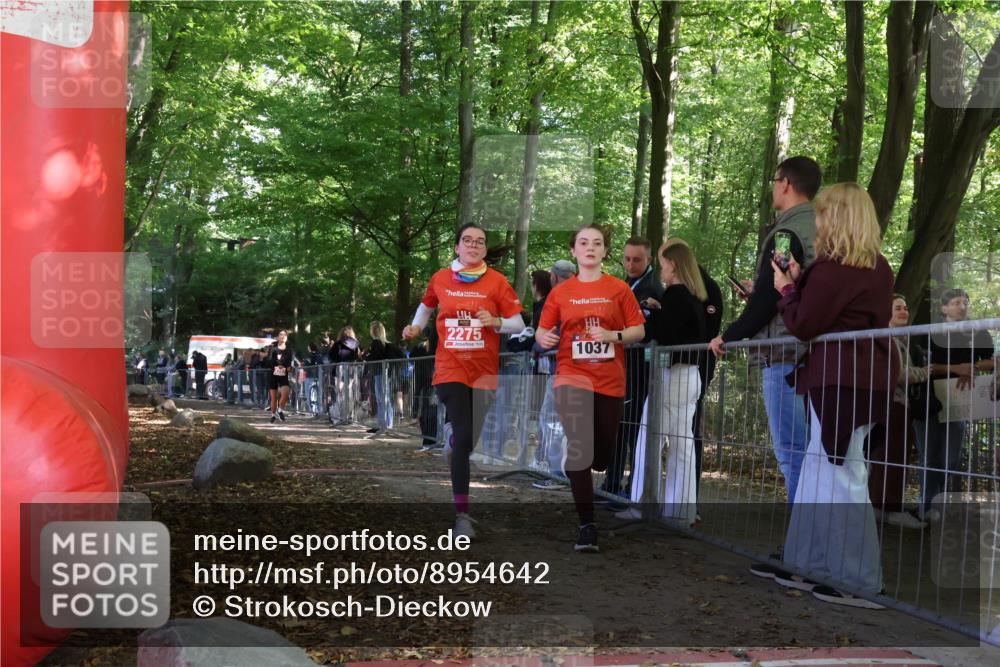 28.09.2025 - 33. Volkslauf durch das schöne Alstertal Strokosch-Dieckow http://msf.ph/oto/8954642 28.09.2025 12:43:15 Ziel 1037, 2257, 2275 meine-sportfotos.de