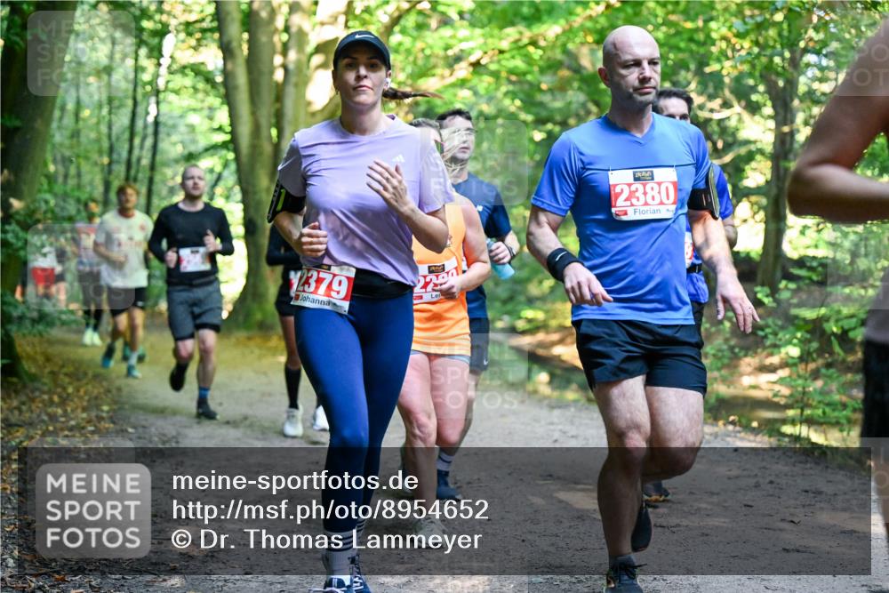 28.09.2025 - 33. Volkslauf durch das schöne Alstertal Dr. Thomas Lammeyer http://msf.ph/oto/8954652 28.09.2025 10:39:23 Laufen 2379, 2380 meine-sportfotos.de