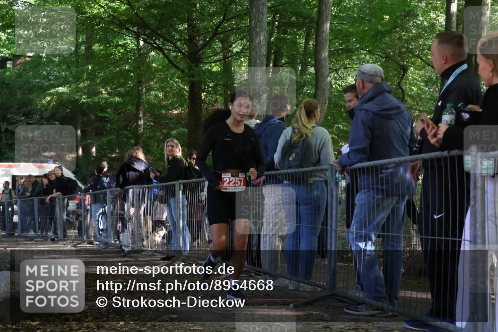 28.09.2025 - 33. Volkslauf durch das schöne Alstertal Strokosch-Dieckow http://msf.ph/oto/8954668 28.09.2025 12:43:17 Ziel 2257 meine-sportfotos.de