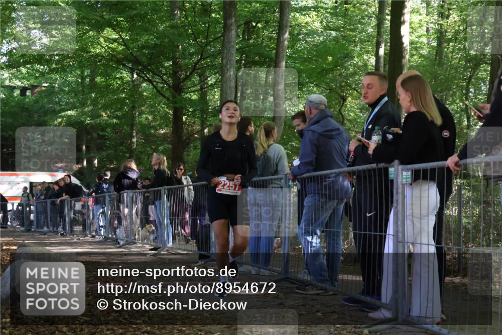 28.09.2025 - 33. Volkslauf durch das schöne Alstertal Strokosch-Dieckow http://msf.ph/oto/8954672 28.09.2025 12:43:18 Ziel 2257 meine-sportfotos.de