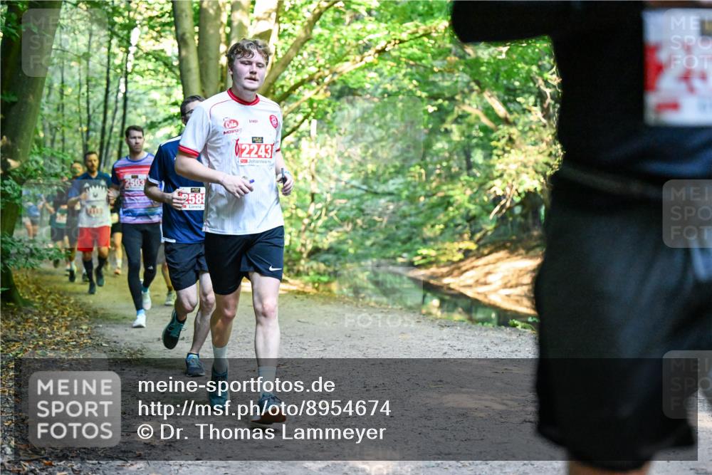 28.09.2025 - 33. Volkslauf durch das schöne Alstertal Dr. Thomas Lammeyer http://msf.ph/oto/8954674 28.09.2025 10:39:26 Laufen 2503, 258, 2243, 25 meine-sportfotos.de