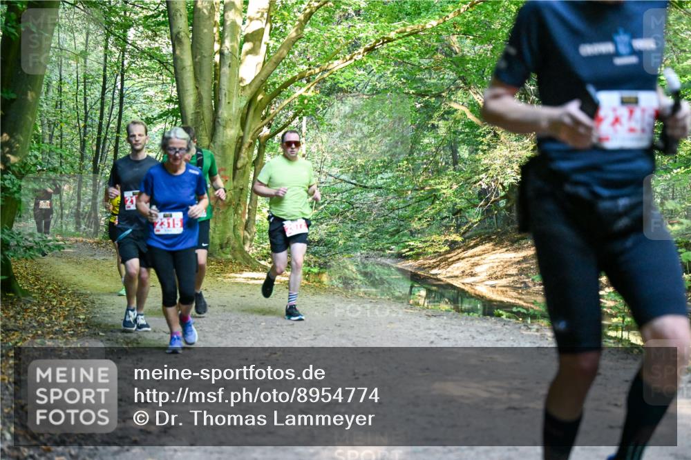 28.09.2025 - 33. Volkslauf durch das schöne Alstertal Dr. Thomas Lammeyer http://msf.ph/oto/8954774 28.09.2025 10:39:41 Laufen 2081, 21 meine-sportfotos.de