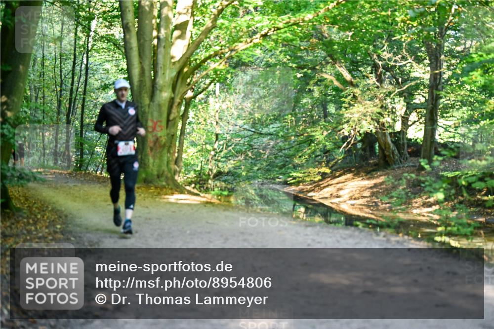 28.09.2025 - 33. Volkslauf durch das schöne Alstertal Dr. Thomas Lammeyer http://msf.ph/oto/8954806 28.09.2025 10:39:47 Laufen  meine-sportfotos.de