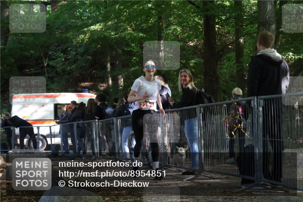 28.09.2025 - 33. Volkslauf durch das schöne Alstertal Strokosch-Dieckow http://msf.ph/oto/8954851 28.09.2025 12:44:25 Ziel 2254 meine-sportfotos.de