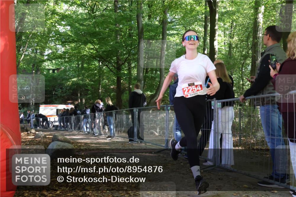 28.09.2025 - 33. Volkslauf durch das schöne Alstertal Strokosch-Dieckow http://msf.ph/oto/8954876 28.09.2025 12:44:28 Ziel 2254 meine-sportfotos.de