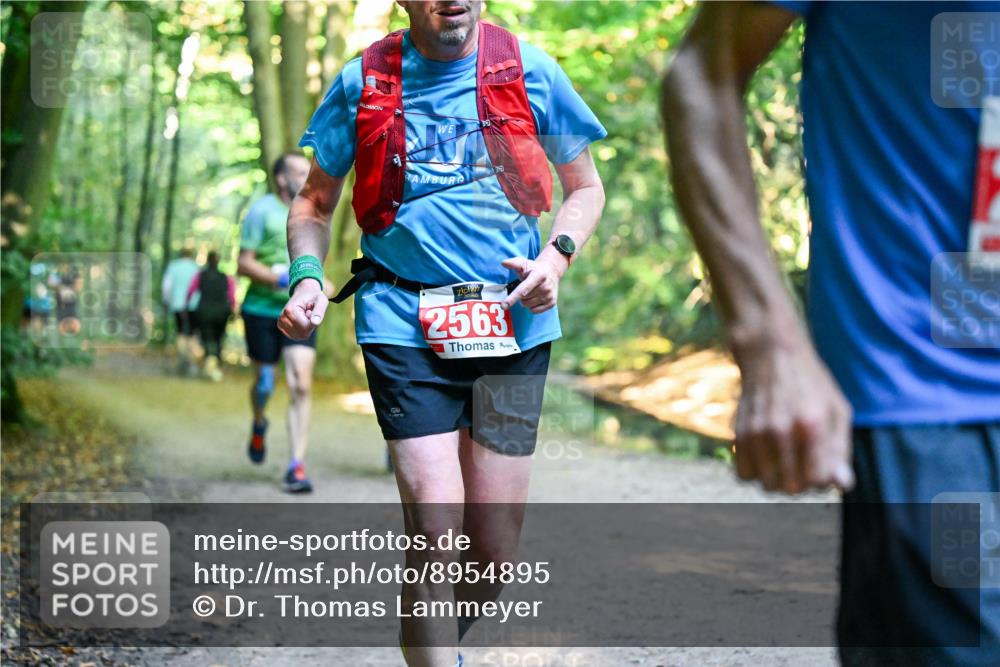 28.09.2025 - 33. Volkslauf durch das schöne Alstertal Dr. Thomas Lammeyer http://msf.ph/oto/8954895 28.09.2025 10:40:04 Laufen 2563 meine-sportfotos.de