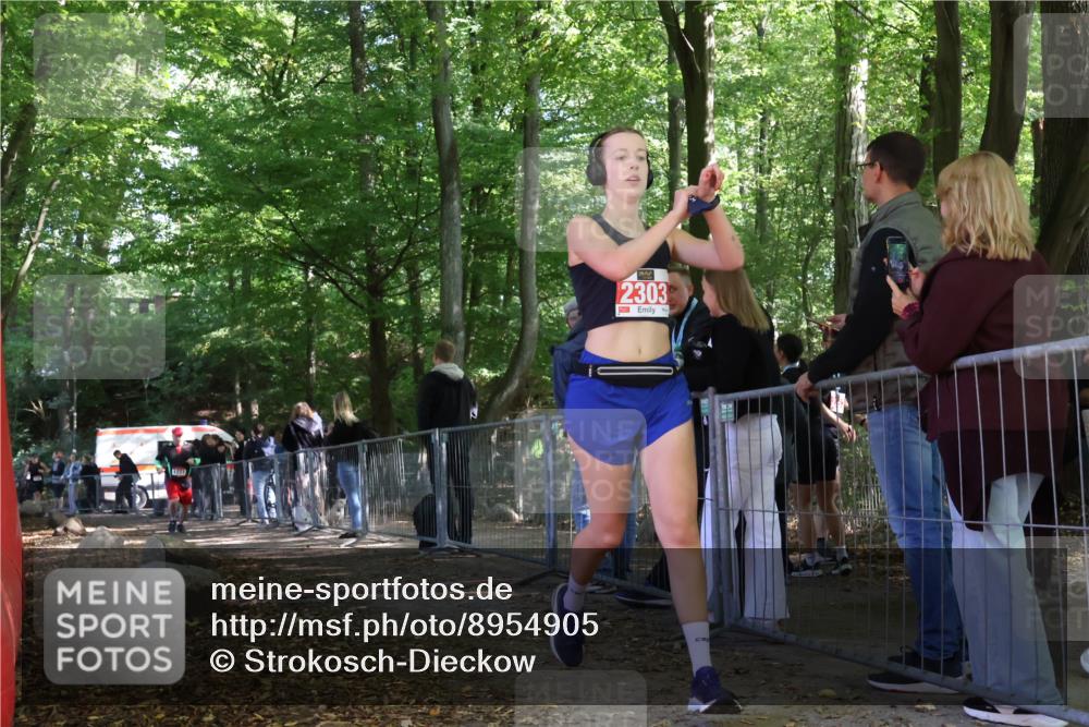 28.09.2025 - 33. Volkslauf durch das schöne Alstertal Strokosch-Dieckow http://msf.ph/oto/8954905 28.09.2025 12:44:44 Ziel 1777, 2303 meine-sportfotos.de