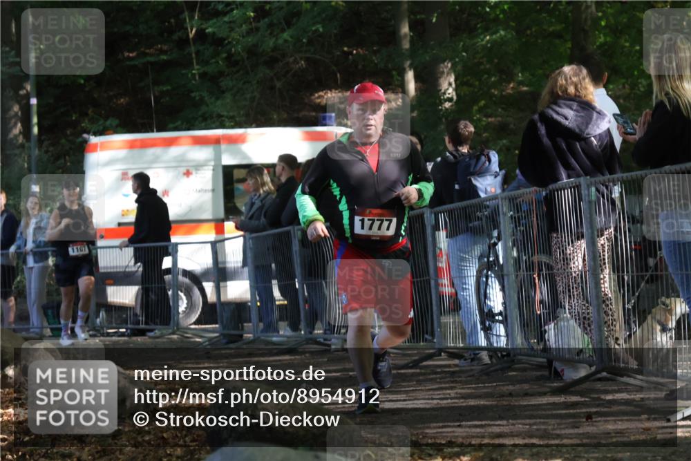 28.09.2025 - 33. Volkslauf durch das schöne Alstertal Strokosch-Dieckow http://msf.ph/oto/8954912 28.09.2025 12:44:45 Ziel 1107, 1777 meine-sportfotos.de