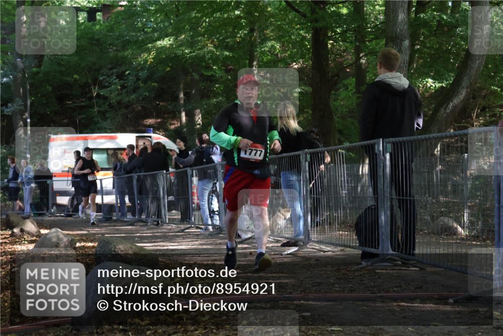 28.09.2025 - 33. Volkslauf durch das schöne Alstertal Strokosch-Dieckow http://msf.ph/oto/8954921 28.09.2025 12:44:47 Ziel 1107, 1777 meine-sportfotos.de