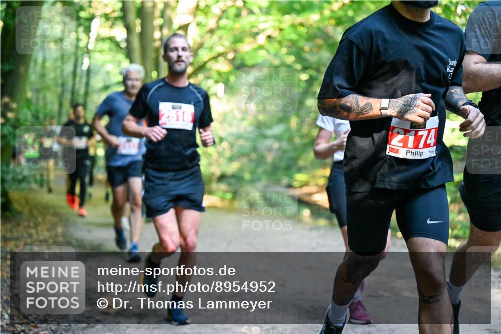 28.09.2025 - 33. Volkslauf durch das schöne Alstertal Dr. Thomas Lammeyer http://msf.ph/oto/8954952 28.09.2025 10:40:15 Laufen 31, 2174, 0 meine-sportfotos.de