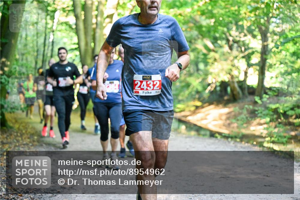 28.09.2025 - 33. Volkslauf durch das schöne Alstertal Dr. Thomas Lammeyer http://msf.ph/oto/8954962 28.09.2025 10:40:17 Laufen 2432 meine-sportfotos.de