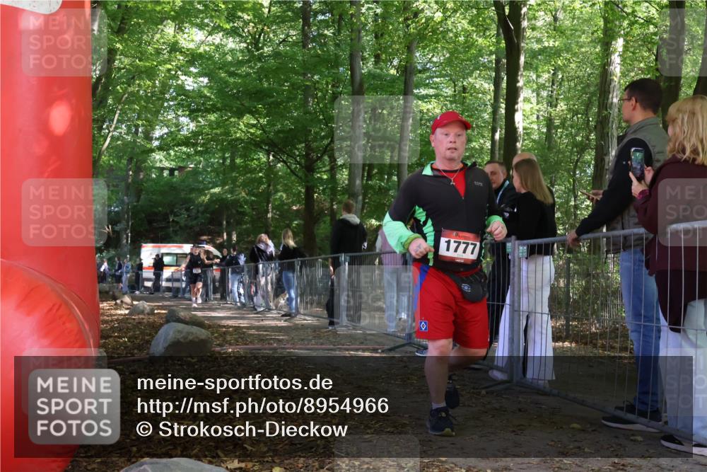 28.09.2025 - 33. Volkslauf durch das schöne Alstertal Strokosch-Dieckow http://msf.ph/oto/8954966 28.09.2025 12:44:49 Ziel 1107, 1777 meine-sportfotos.de