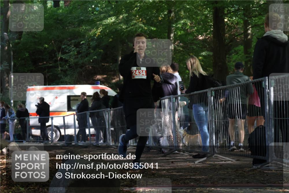 28.09.2025 - 33. Volkslauf durch das schöne Alstertal Strokosch-Dieckow http://msf.ph/oto/8955041 28.09.2025 12:45:34 Ziel 2434 meine-sportfotos.de