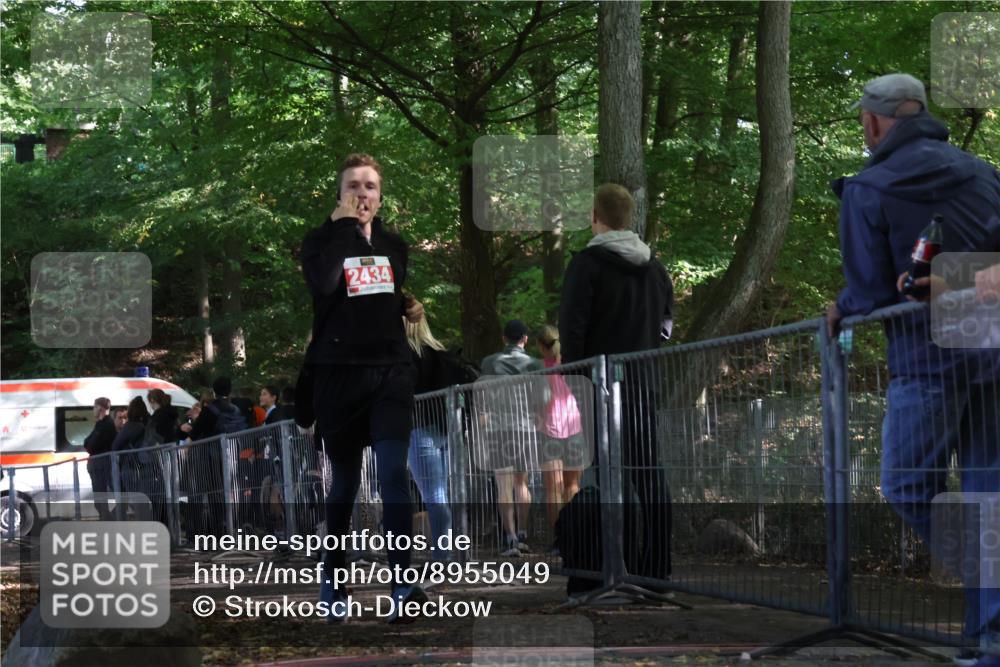 28.09.2025 - 33. Volkslauf durch das schöne Alstertal Strokosch-Dieckow http://msf.ph/oto/8955049 28.09.2025 12:45:34 Ziel 2434 meine-sportfotos.de