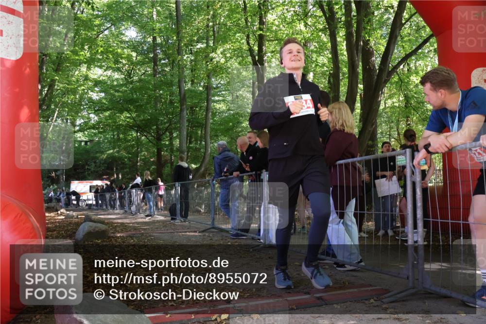 28.09.2025 - 33. Volkslauf durch das schöne Alstertal Strokosch-Dieckow http://msf.ph/oto/8955072 28.09.2025 12:45:37 Ziel  meine-sportfotos.de