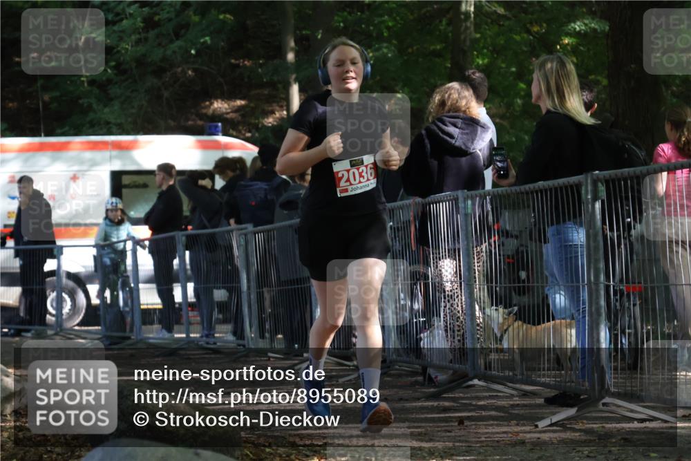 28.09.2025 - 33. Volkslauf durch das schöne Alstertal Strokosch-Dieckow http://msf.ph/oto/8955089 28.09.2025 12:45:50 Ziel 2036 meine-sportfotos.de
