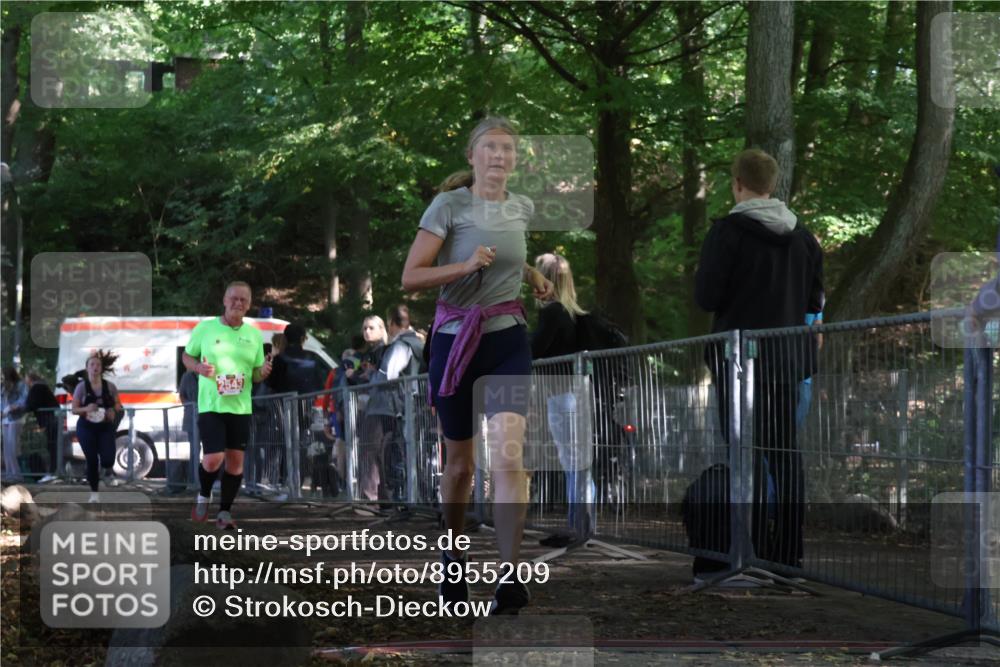 28.09.2025 - 33. Volkslauf durch das schöne Alstertal Strokosch-Dieckow http://msf.ph/oto/8955209 28.09.2025 12:46:34 Ziel 2543, 2609 meine-sportfotos.de