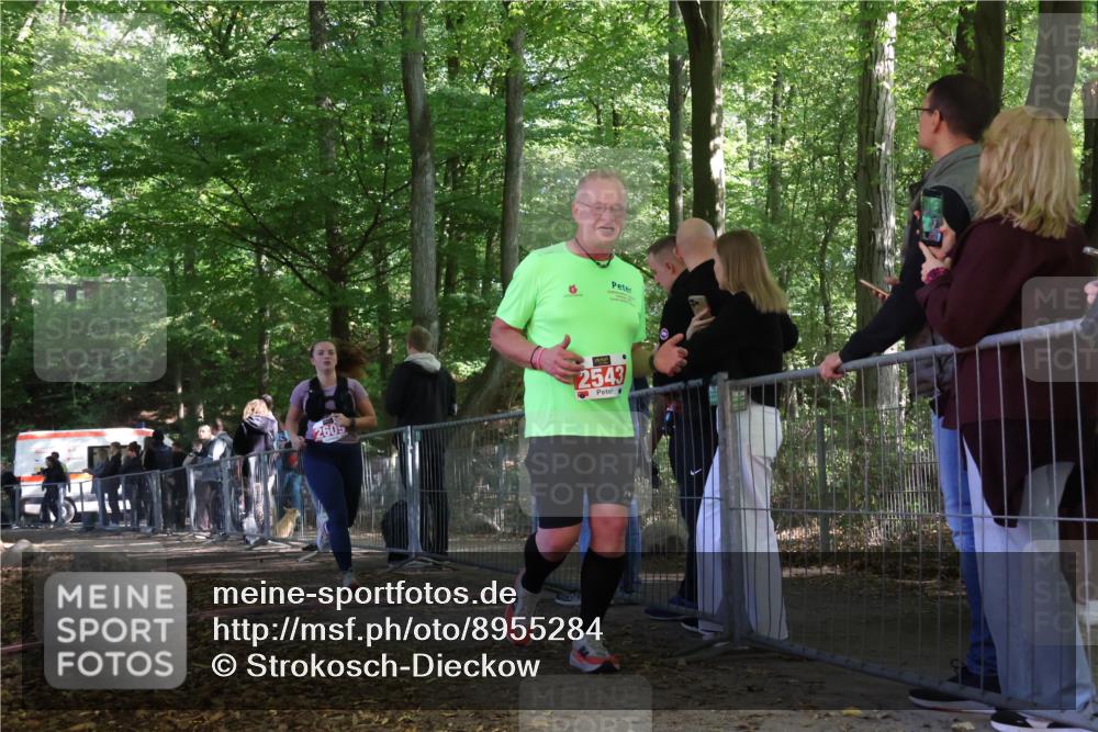 28.09.2025 - 33. Volkslauf durch das schöne Alstertal Strokosch-Dieckow http://msf.ph/oto/8955284 28.09.2025 12:46:40 Ziel 2543, 2609 meine-sportfotos.de
