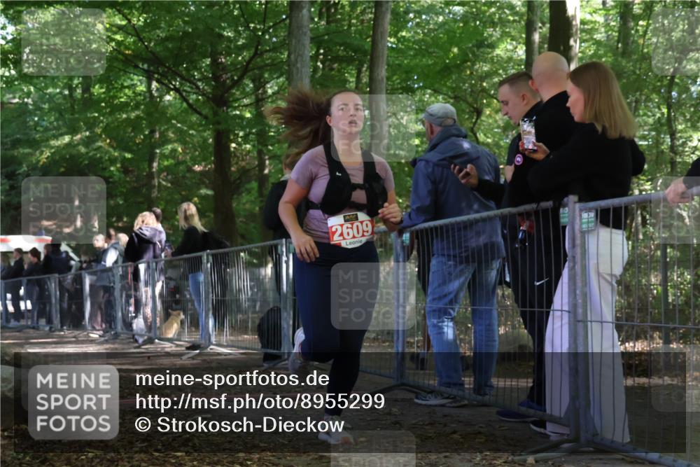 28.09.2025 - 33. Volkslauf durch das schöne Alstertal Strokosch-Dieckow http://msf.ph/oto/8955299 28.09.2025 12:46:41 Ziel 2487, 2609 meine-sportfotos.de
