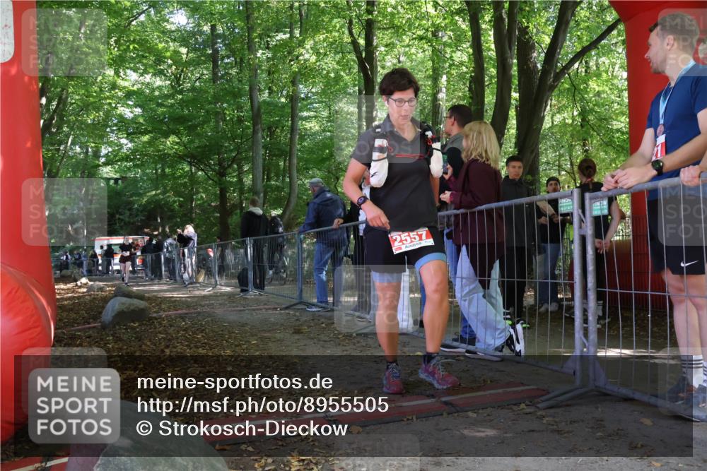 28.09.2025 - 33. Volkslauf durch das schöne Alstertal Strokosch-Dieckow http://msf.ph/oto/8955505 28.09.2025 12:47:24 Ziel 2564 meine-sportfotos.de