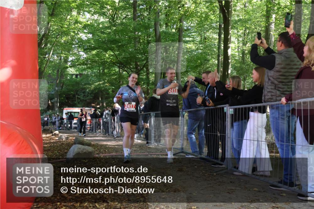 28.09.2025 - 33. Volkslauf durch das schöne Alstertal Strokosch-Dieckow http://msf.ph/oto/8955648 28.09.2025 12:47:48 Ziel 2100, 2244, 2417, 2418 meine-sportfotos.de
