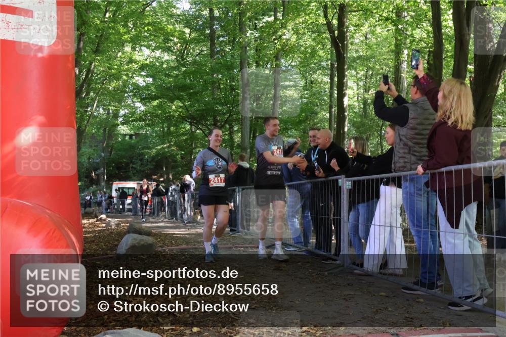 28.09.2025 - 33. Volkslauf durch das schöne Alstertal Strokosch-Dieckow http://msf.ph/oto/8955658 28.09.2025 12:47:48 Ziel 2100, 2244, 2417, 2418 meine-sportfotos.de