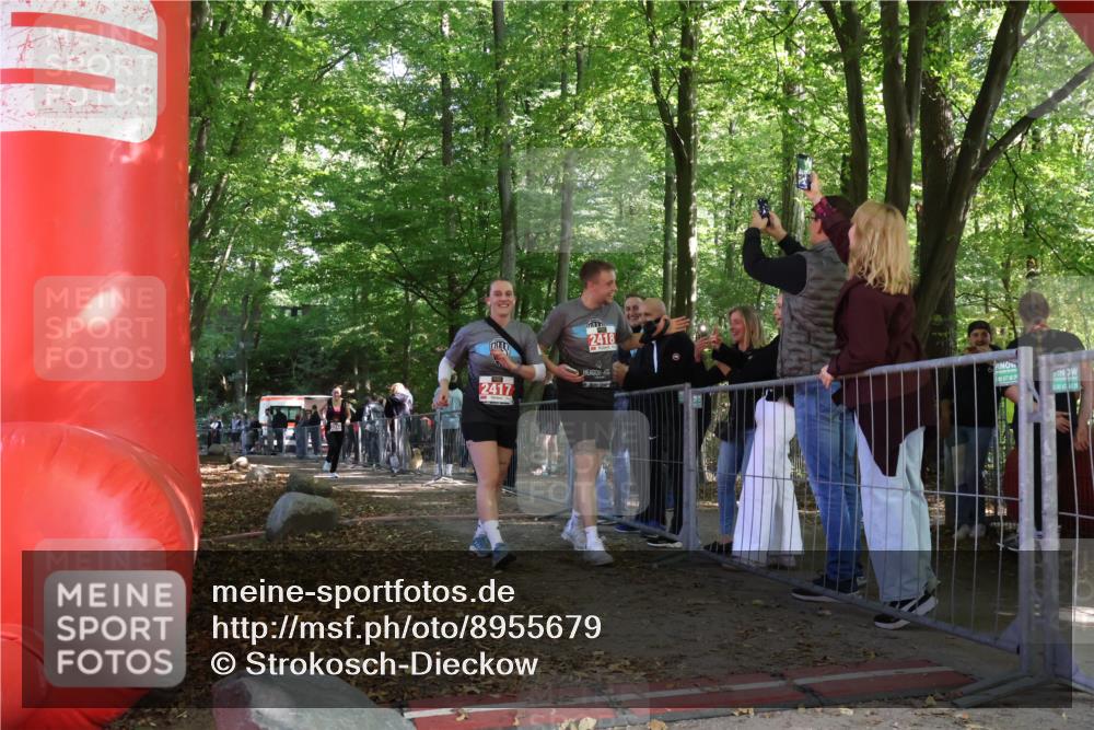28.09.2025 - 33. Volkslauf durch das schöne Alstertal Strokosch-Dieckow http://msf.ph/oto/8955679 28.09.2025 12:47:49 Ziel 2100, 2244, 2417, 2418 meine-sportfotos.de