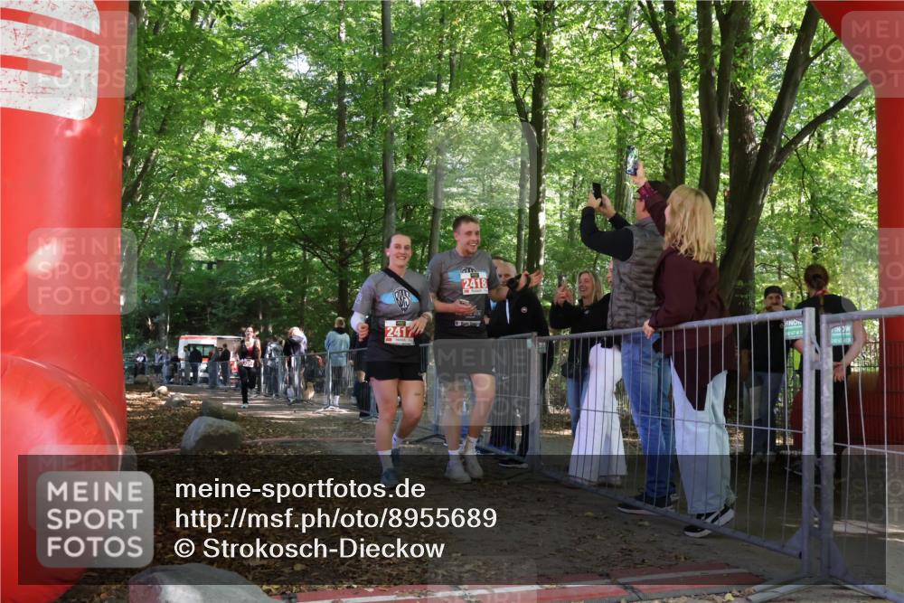 28.09.2025 - 33. Volkslauf durch das schöne Alstertal Strokosch-Dieckow http://msf.ph/oto/8955689 28.09.2025 12:47:49 Ziel 2100, 2244, 2417, 2418 meine-sportfotos.de