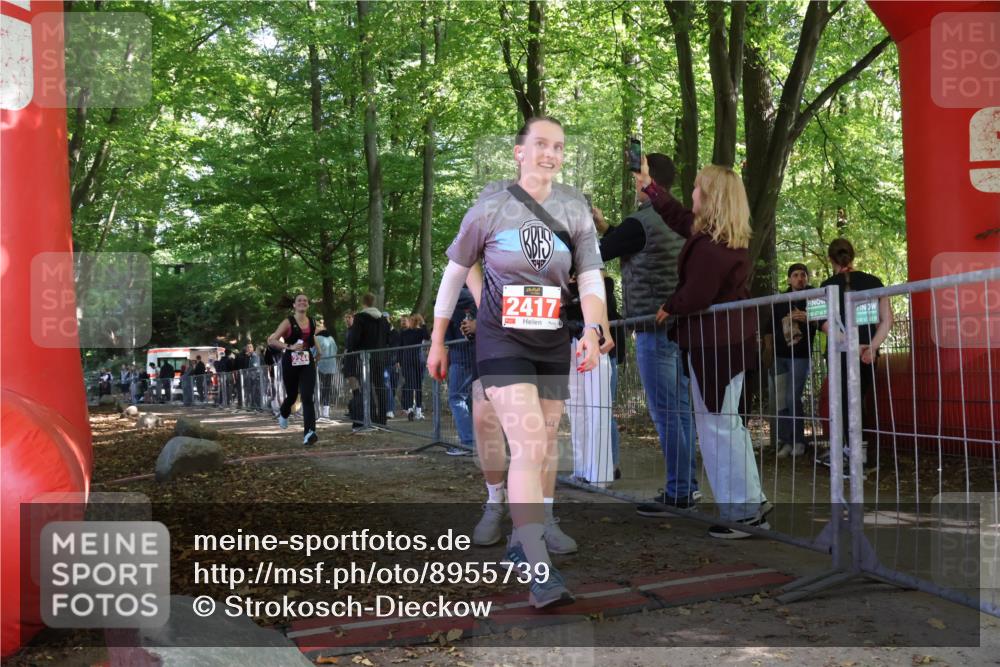 28.09.2025 - 33. Volkslauf durch das schöne Alstertal Strokosch-Dieckow http://msf.ph/oto/8955739 28.09.2025 12:47:51 Ziel 2100, 2244 meine-sportfotos.de