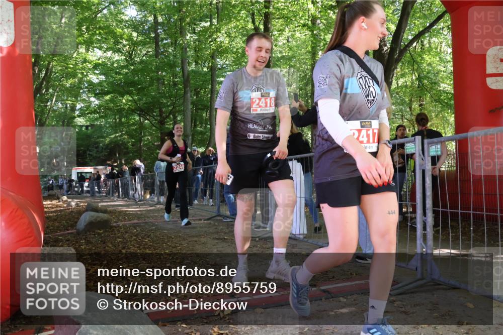 28.09.2025 - 33. Volkslauf durch das schöne Alstertal Strokosch-Dieckow http://msf.ph/oto/8955759 28.09.2025 12:47:52 Ziel 2100, 2244 meine-sportfotos.de