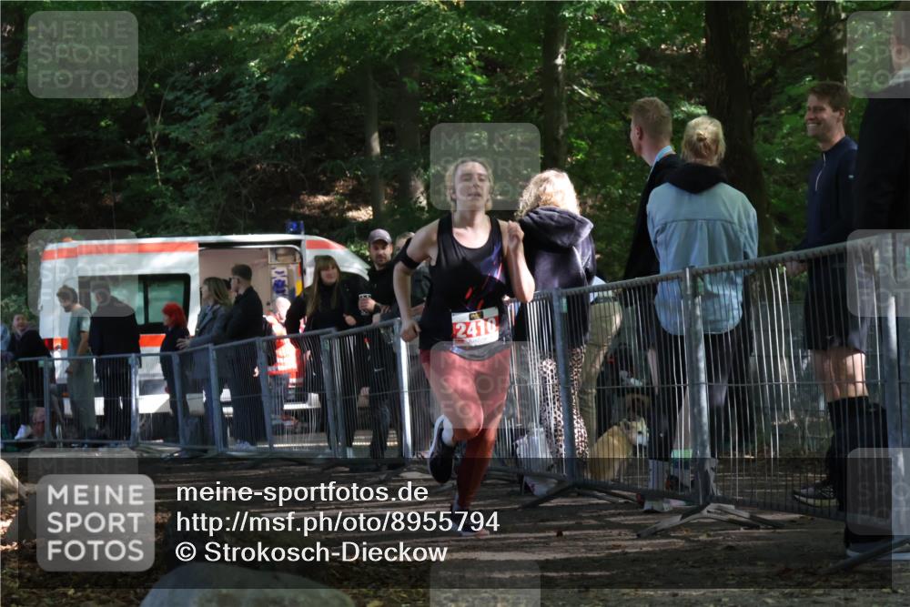 28.09.2025 - 33. Volkslauf durch das schöne Alstertal Strokosch-Dieckow http://msf.ph/oto/8955794 28.09.2025 12:48:44 Ziel 2410 meine-sportfotos.de