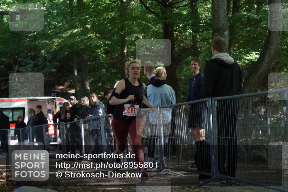 28.09.2025 - 33. Volkslauf durch das schöne Alstertal Strokosch-Dieckow http://msf.ph/oto/8955801 28.09.2025 12:48:45 Ziel 2410 meine-sportfotos.de