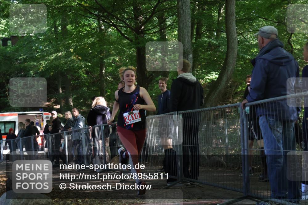 28.09.2025 - 33. Volkslauf durch das schöne Alstertal Strokosch-Dieckow http://msf.ph/oto/8955811 28.09.2025 12:48:45 Ziel 2410 meine-sportfotos.de