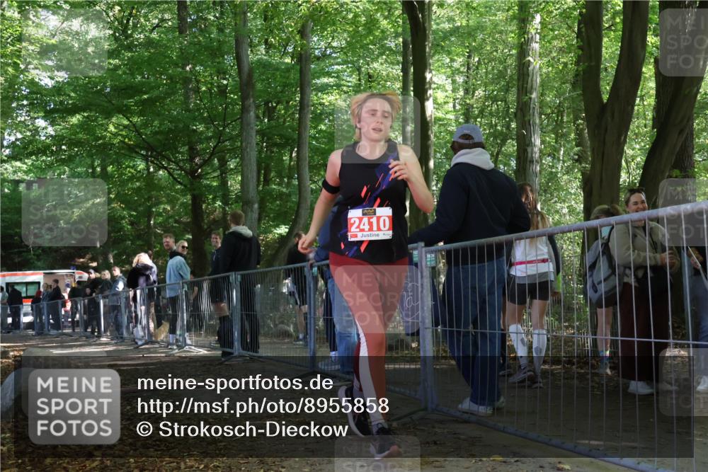28.09.2025 - 33. Volkslauf durch das schöne Alstertal Strokosch-Dieckow http://msf.ph/oto/8955858 28.09.2025 12:48:46 Ziel 2410 meine-sportfotos.de
